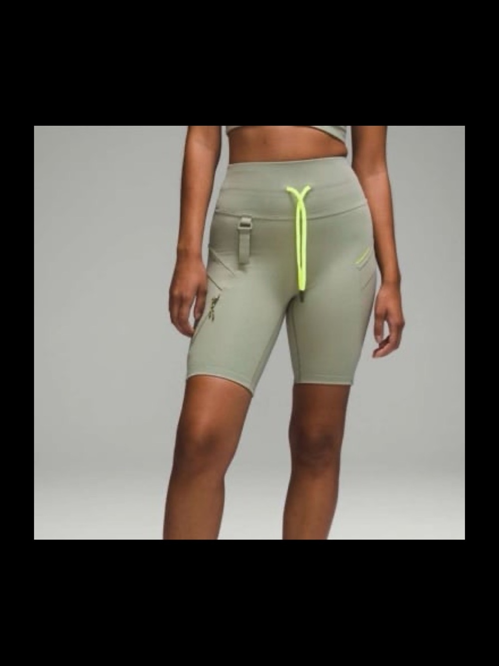 NWT Lululemon Cargo Super-High-Rise Hiking Short 8"
Laurel Green size 12